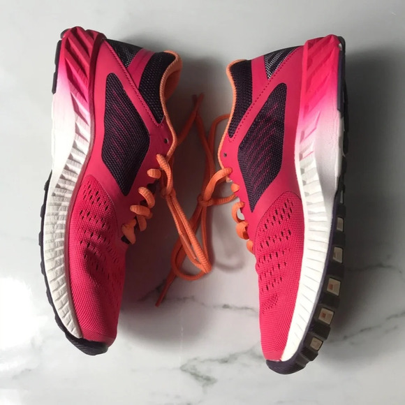 easics sneakers Sz 5 - Picture 2 of 6